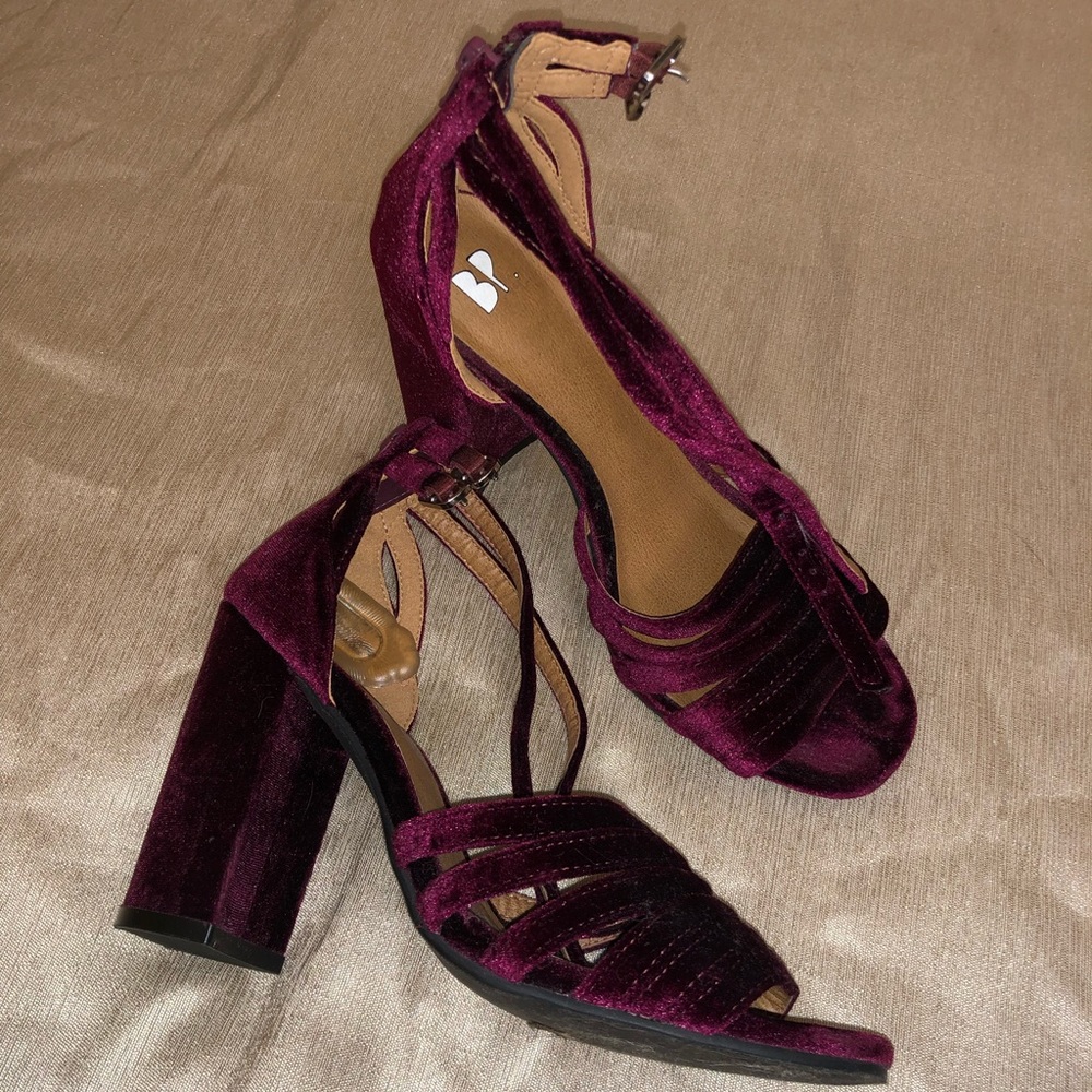 BP purple velvet heels. Great condition. Size 5 1/2 M.